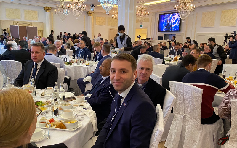 Народни посланик Милан Урошевић на Националном молитвеном доручку у Москви
